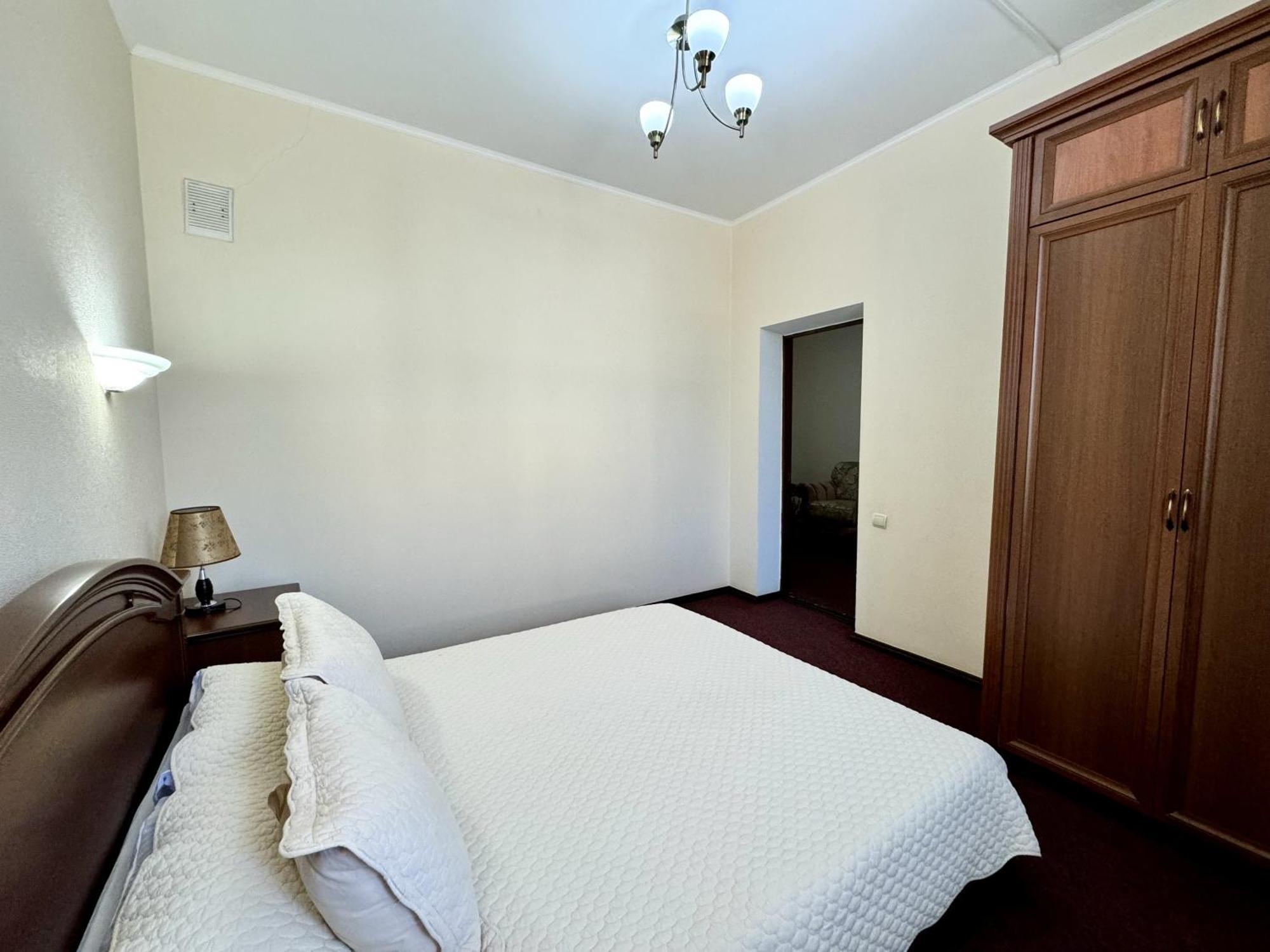 Hotel Zhambyl Taraz Exterior photo