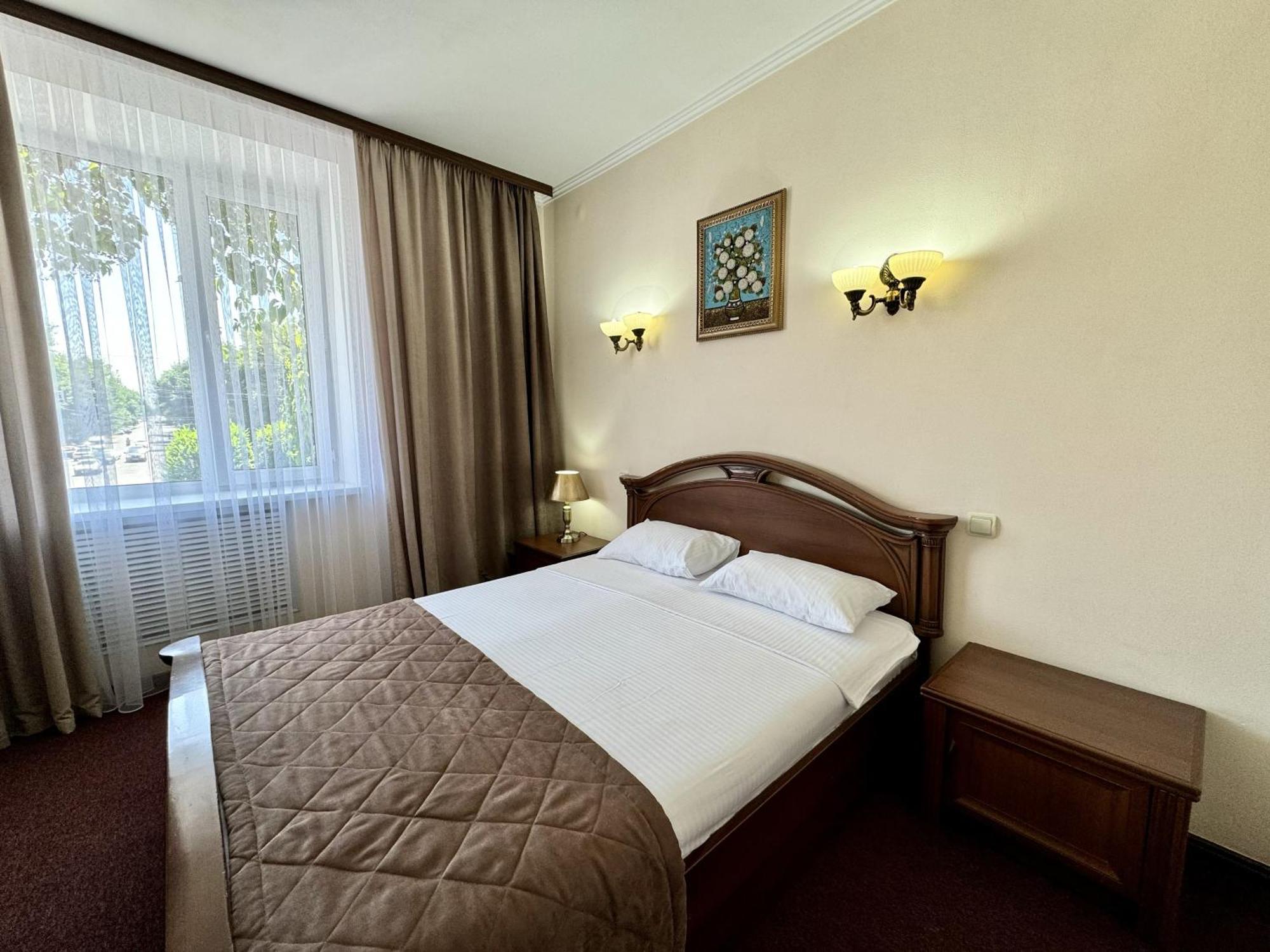 Hotel Zhambyl Taraz Exterior photo