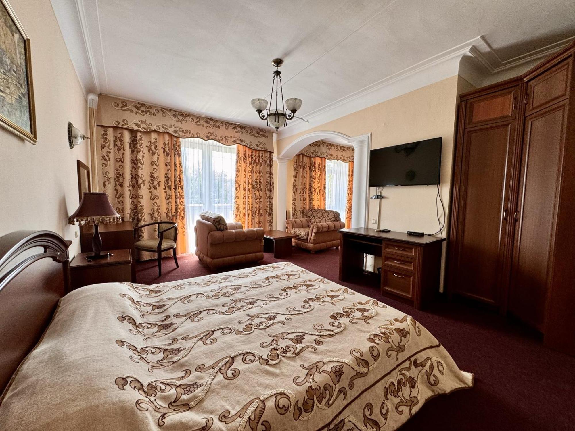 Hotel Zhambyl Taraz Exterior photo