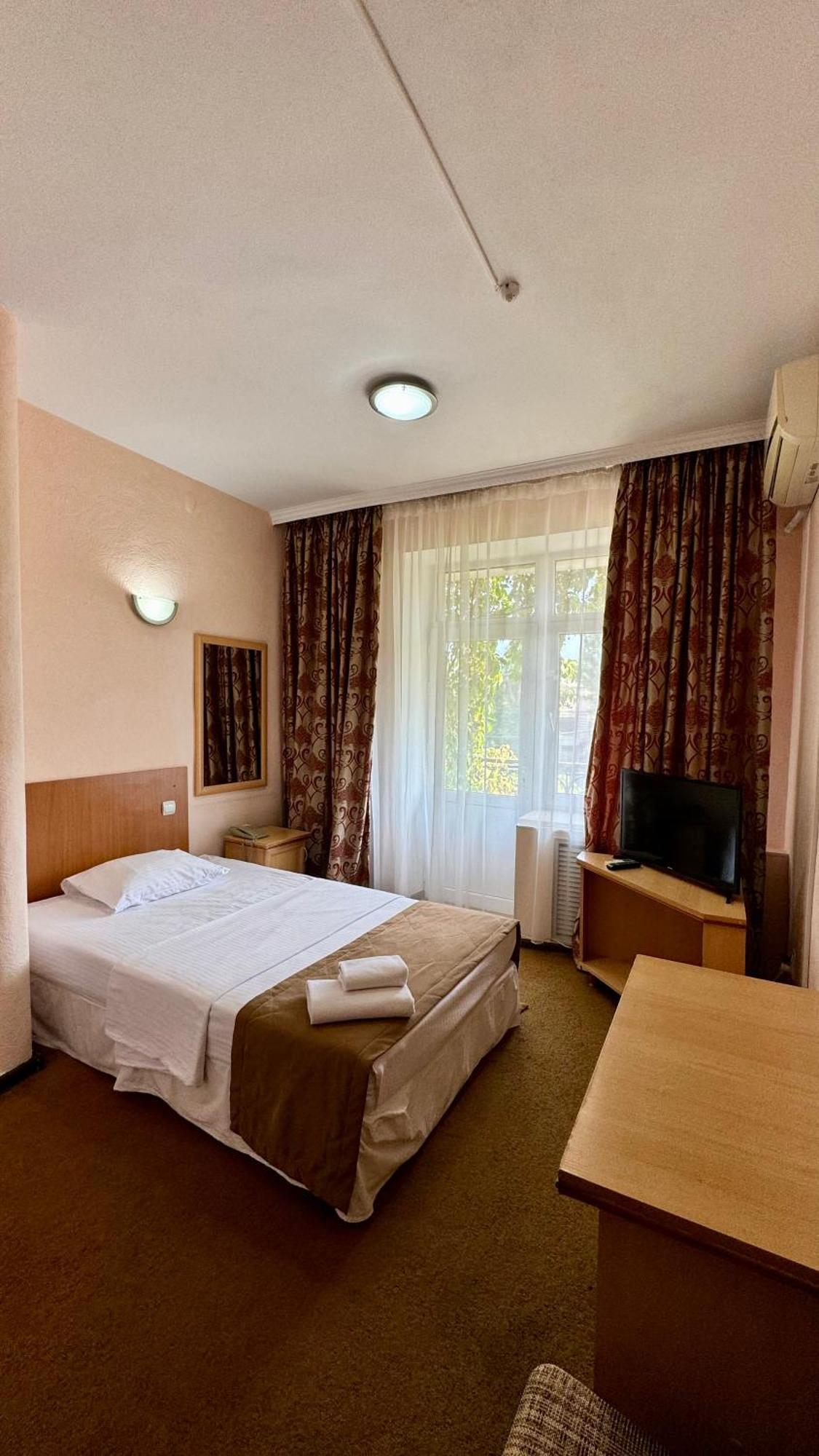Hotel Zhambyl Taraz Exterior photo