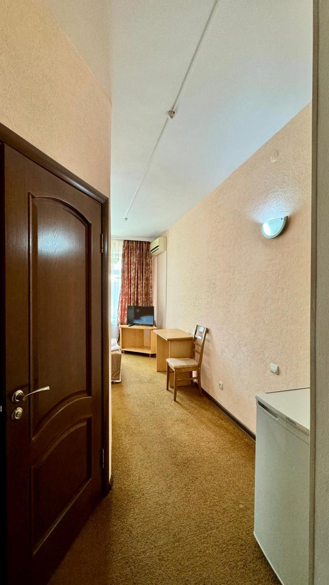 Hotel Zhambyl Taraz Exterior photo